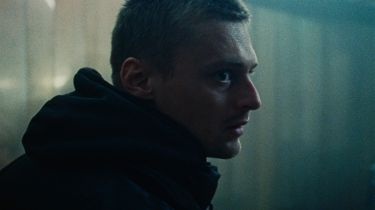 Kůže na kůži (2025)